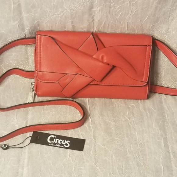 3/$15 Circus Sam Edelman Luciana Wallet Crossbody - Picture 2 of 7